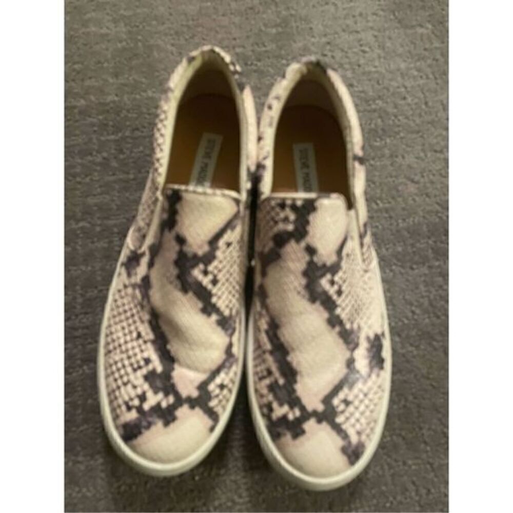 Steve Madden Shoes (SZ 8.5)